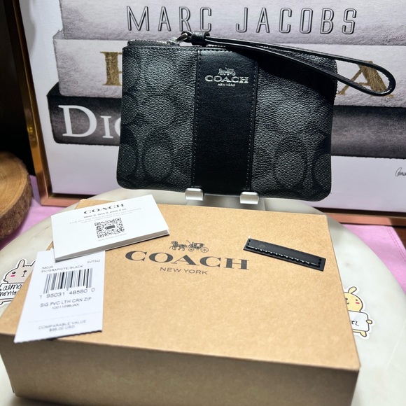 Coach Black monogram  Leather Wristlet NWT - Picture 4 of 9